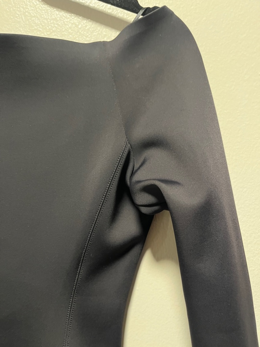 THEORY Mod Knit Off-The-Shoulder Fitted Top Black, Size S - Picture 3 of 7